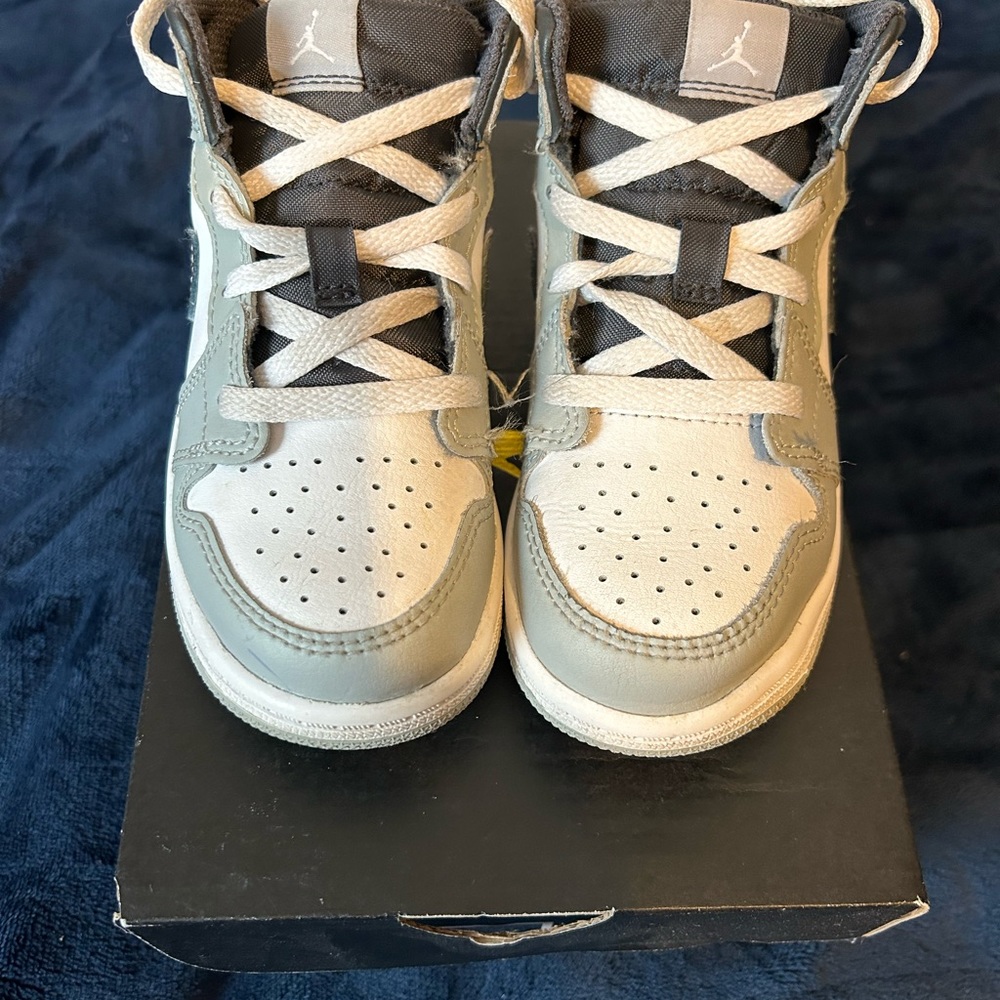 Jordan 1 MID